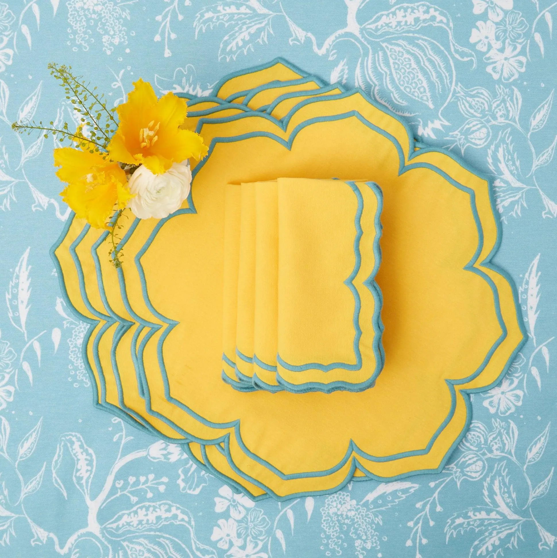 Blue Melograno & Fleur Yellow Linen Set