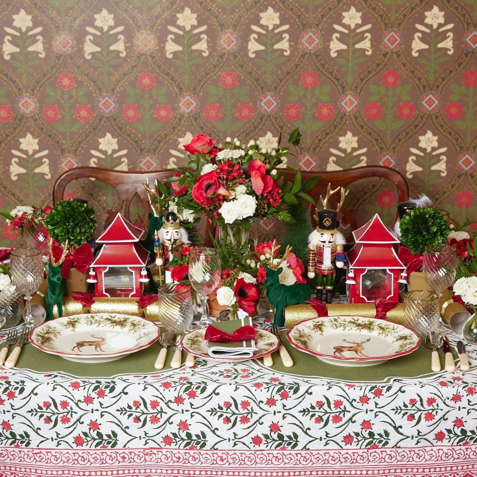 Christmas Garland Tablecloth