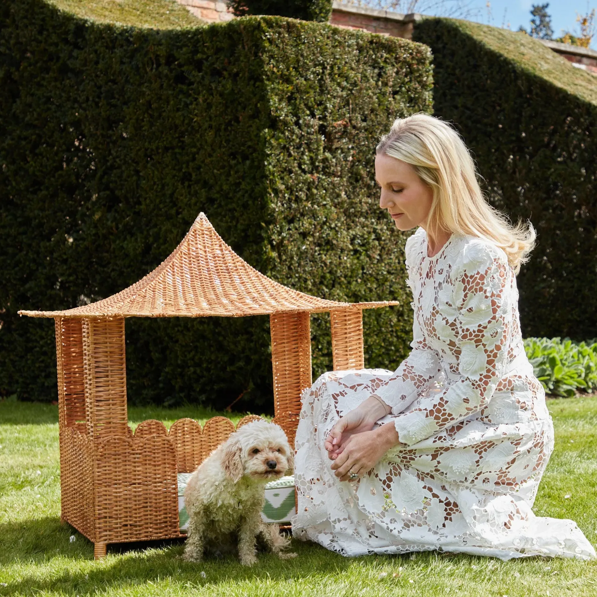 Dorothy Pagoda Dog Bed