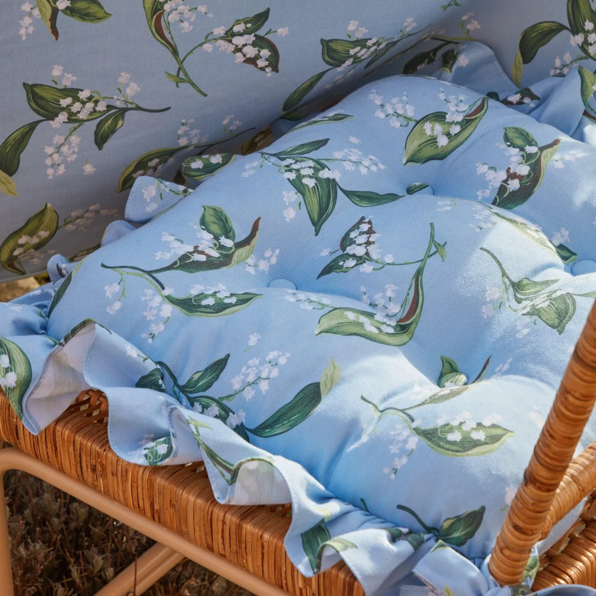 Frilled Lily Of The Valley Seat Pad Cushion (Set Of 4)