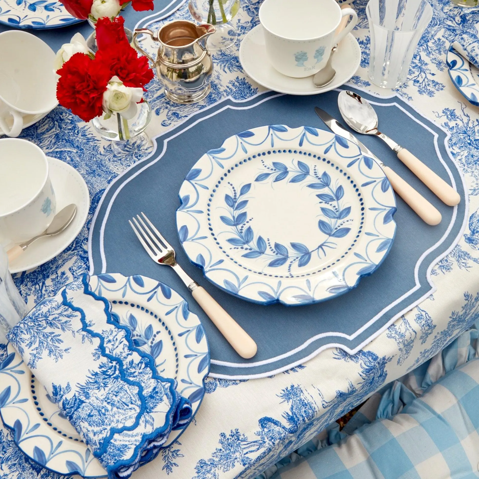 Ivory Cutlery Set (4 Piece)