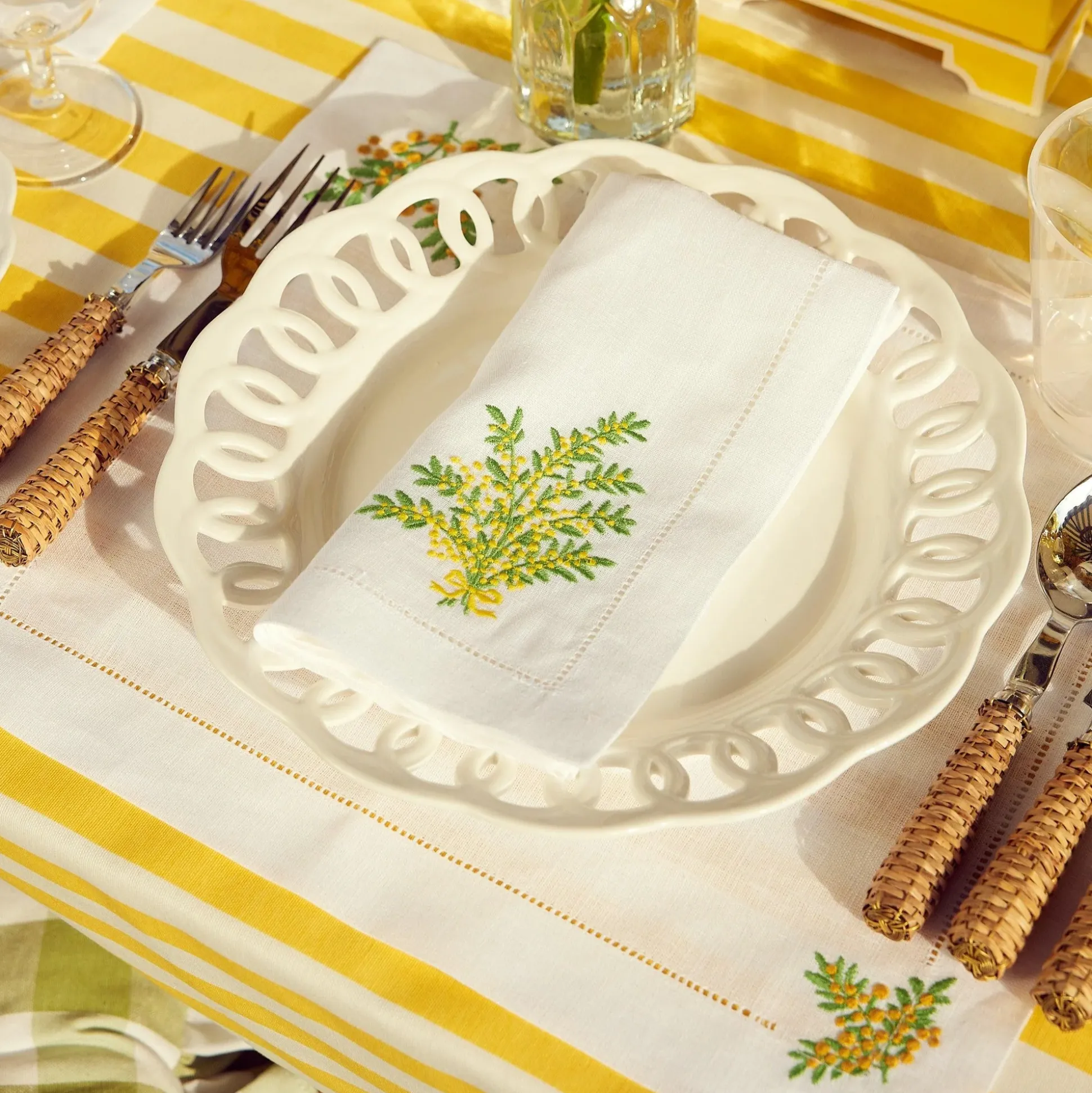 Mimosa White Linen Napkins (Set Of 4)