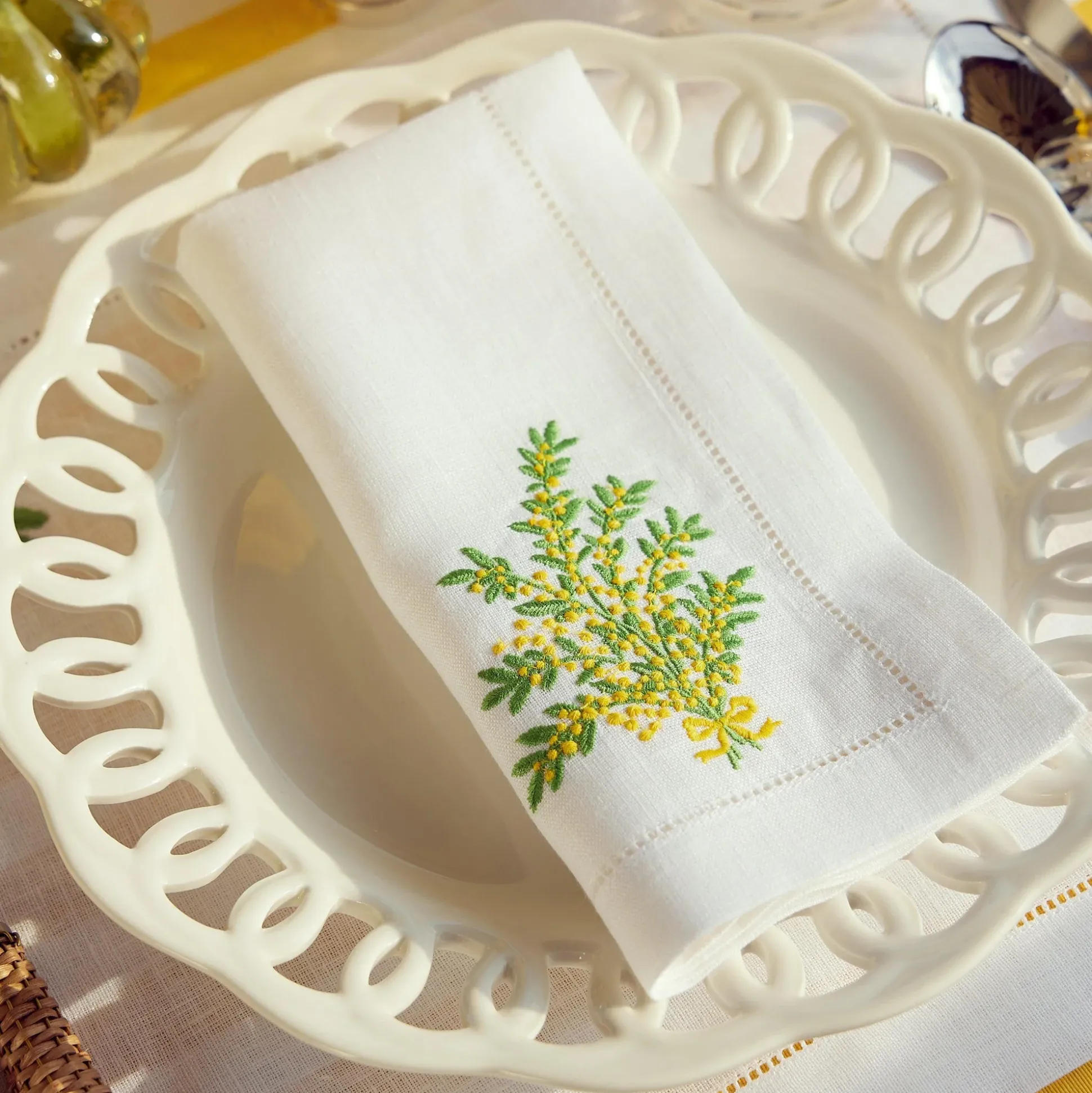 Mimosa White Linen Napkins (Set Of 4)