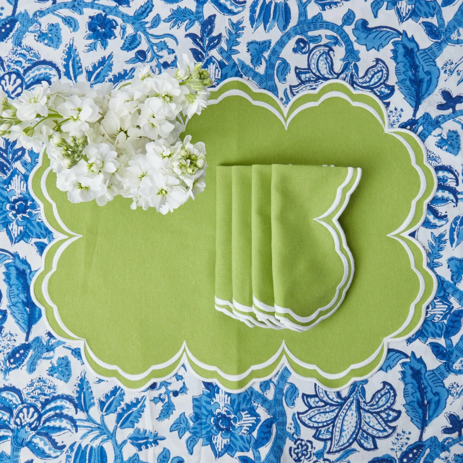 Serena Apple Green Scalloped Napkins (Set Of 4)