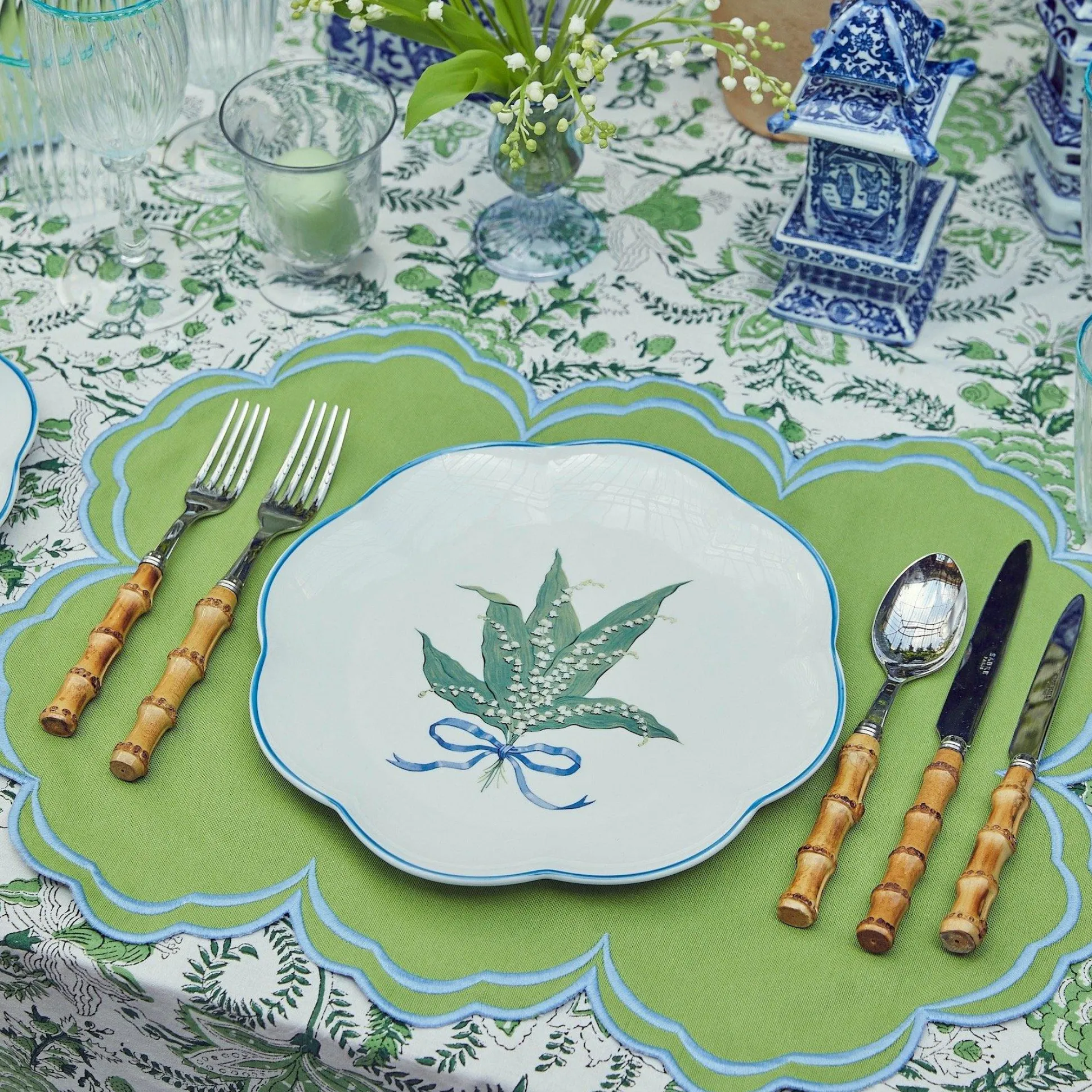 Serena Apple Green With Blue Placemats (Set Of 4)