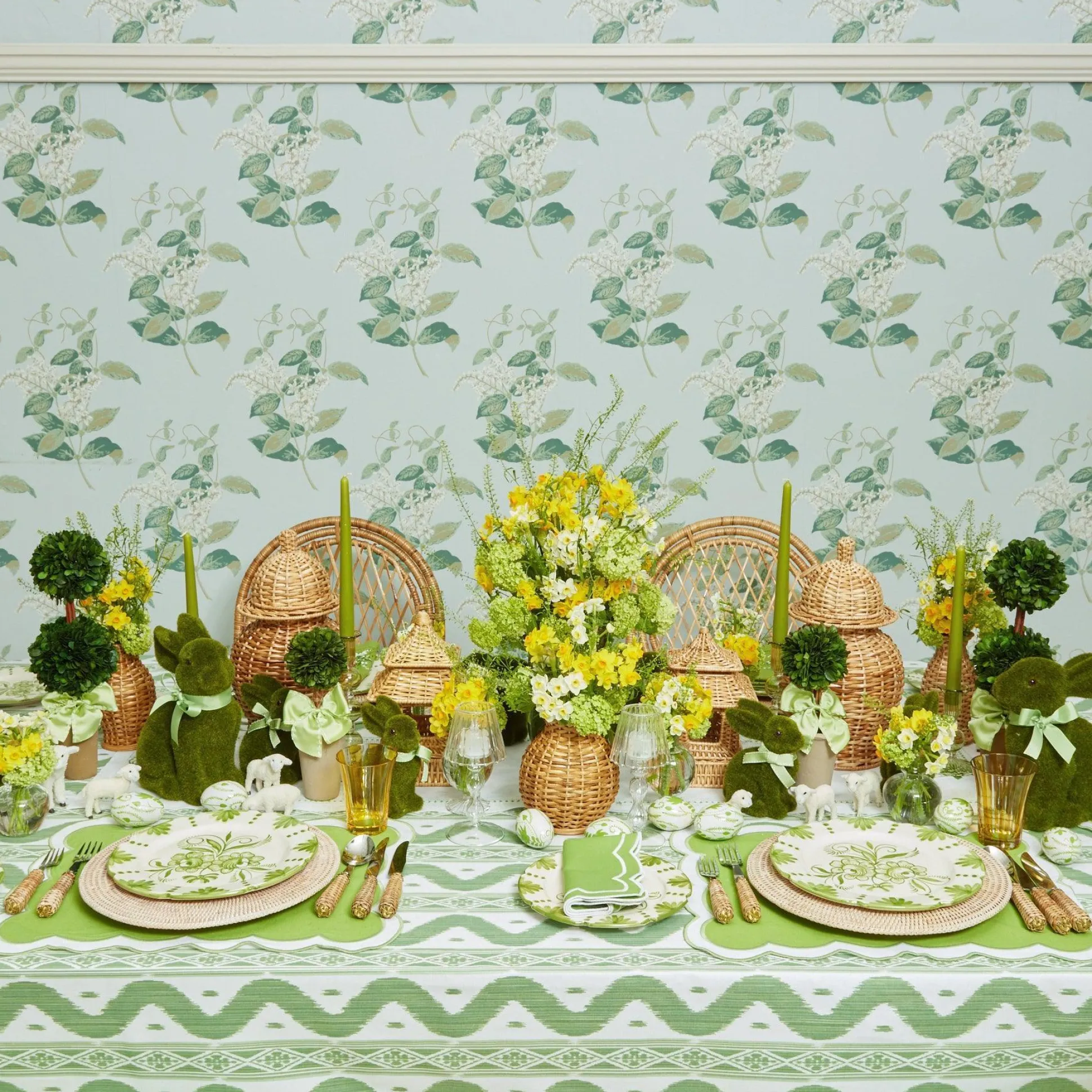 Seville Green Gardenia Dinner Plates (Set Of 4)